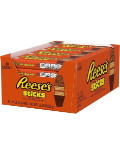REESE'S STICKS 20 x 42 g – Crispy peanut butter wafers covered with milk chocolate.